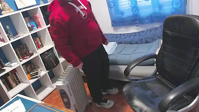 ravingr4d4 online show from March 6, 8:55 am