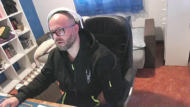 ravingr4d4 online show from March 9, 1:48 pm