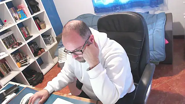 ravingr4d4 online show from March 26, 10:10 am