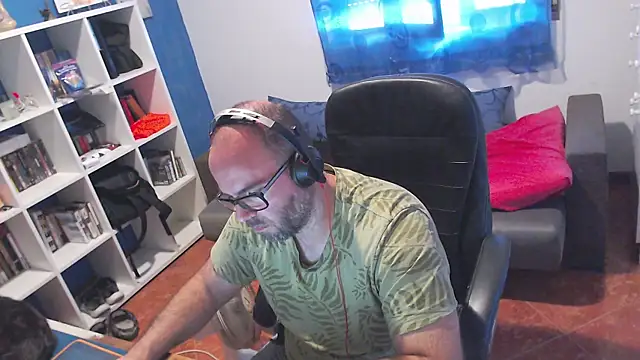 ravingr4d4 online show from June 29, 9:04 am