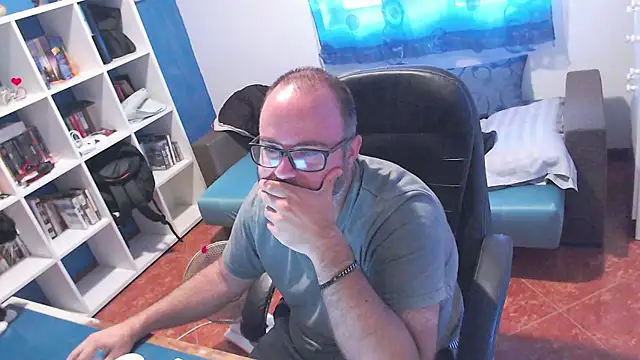 ravingr4d4 online show from July 15, 8:19 am