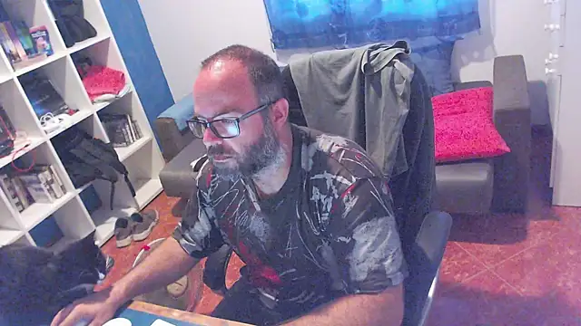 ravingr4d4 online show from July 29, 10:35 am