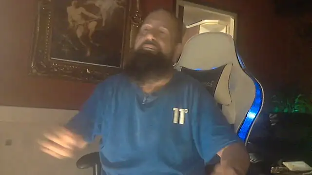 maseurbeardedpig online show from August 7, 3:52 am