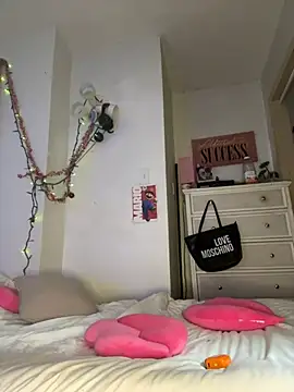 Snapshot of OriginalBarbieEst92 chatting on January 10, 5:02 pm OriginalBarbieEst92 online show from January 10, 5:02 pm