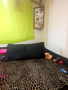 Snapshot of OriginalBarbieEst92 chatting on December 15, 4:17 am OriginalBarbieEst92 online show from December 15, 4:17 am