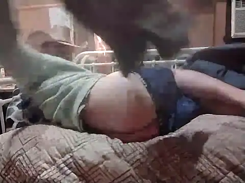 Snapshot of AlphaAlluring69 chatting on February 21, 3:01 am AlphaAlluring69 online show from February 21, 3:01 am