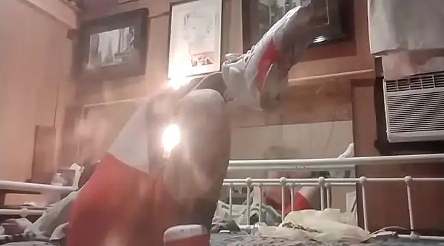 Snapshot of AlphaAlluring69 chatting on March 5, 5:29 am AlphaAlluring69 online show from March 5, 5:29 am