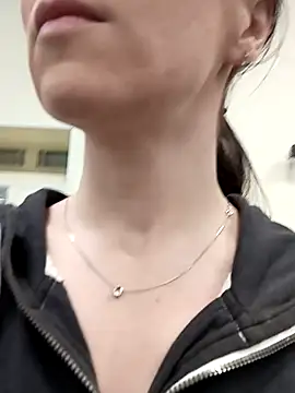 Brilliant-Queen1 online show from February 6, 1:27 am