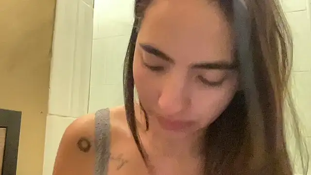 Snapshot of Sophi__a chatting on January 17, 2:11 pm Sophi a online show from January 17, 2:11 pm