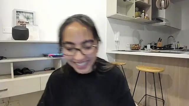 Snapshot of Sophi__a chatting on February 6, 2:49 am Sophi a online show from February 6, 2:49 am