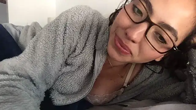 Snapshot of Sophi__a chatting on February 23, 8:50 pm Sophi a online show from February 23, 8:50 pm