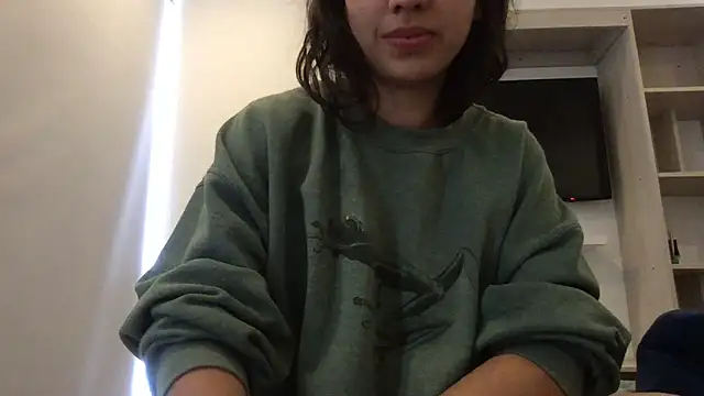 Snapshot of Sophi__a chatting on April 18, 6:23 pm Sophi a online show from April 18, 6:23 pm