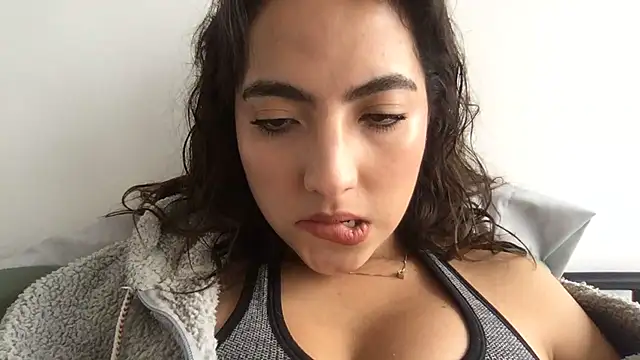 Snapshot of Sophi__a chatting on April 19, 7:38 pm Sophi a online show from April 19, 7:38 pm