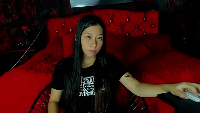 sexylaurita online show from December 20, 11:43 am