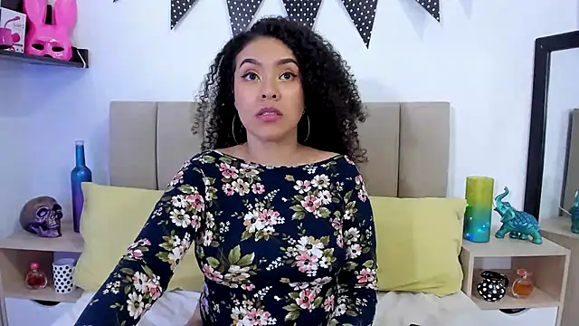 Snapshot of Zoe_Gruber chatting on December 20, 2:19 am Zoe Gruber online show from December 20, 2:19 am