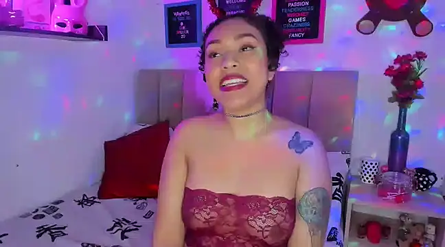 Snapshot of Zoe_Gruber chatting on February 14, 4:37 am Zoe Gruber online show from February 14, 4:37 am