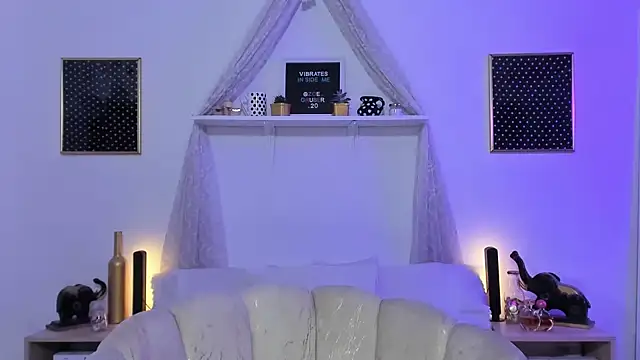 Snapshot of Zoe_Gruber chatting on October 4, 4:49 pm Zoe Gruber online show from October 4, 4:49 pm