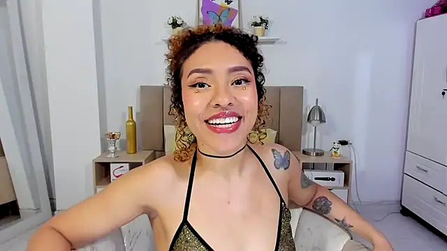 Zoe Gruber online show from June 25, 11:20 pm