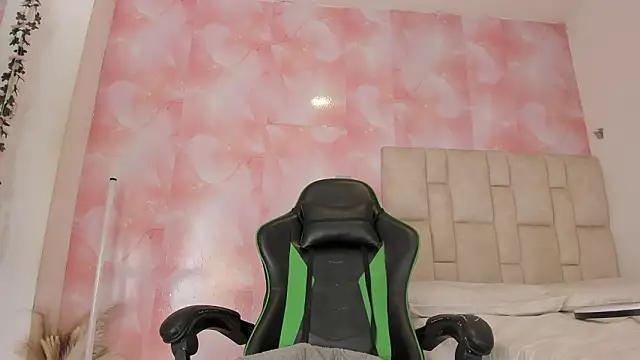 emily lean  online show from March 19, 10:14 pm