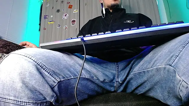 zacwatson  online show from December 4, 10:02 am