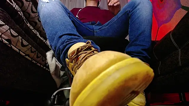 zacwatson  online show from December 9, 9:06 am