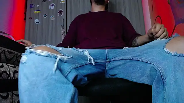 zacwatson  online show from December 30, 5:44 pm