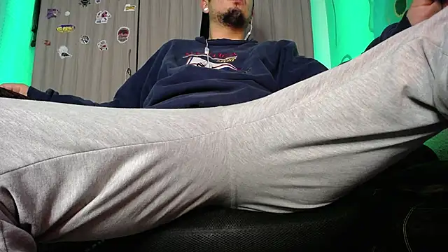 zacwatson  online show from January 14, 5:45 pm