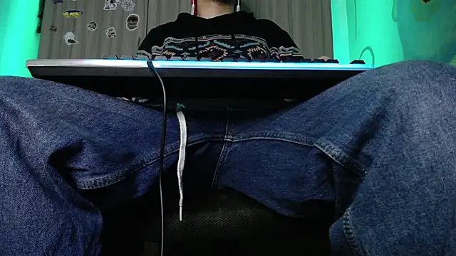 zacwatson  online show from February 7, 8:11 am