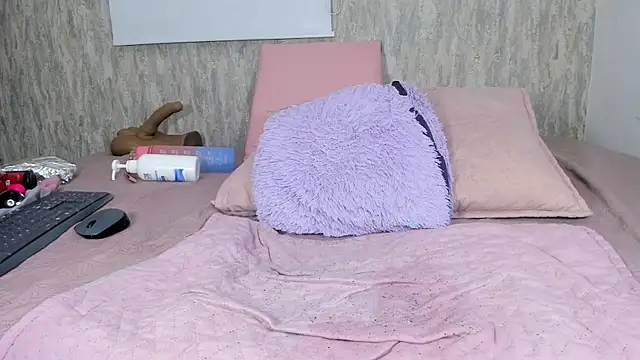 violett lo online show from December 28, 6:06 am