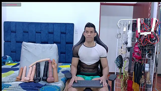 JoseRumbero26 online show from June 10, 11:20 am