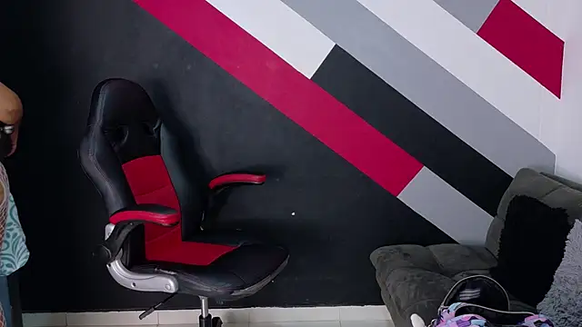 I am yours- online show from December 22, 12:57 pm