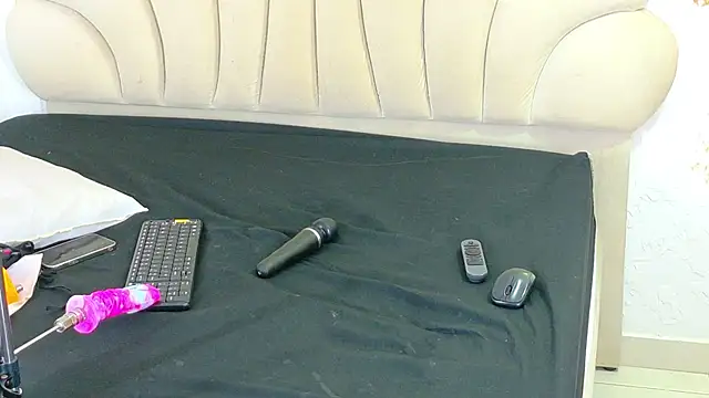 Snapshot of bonieklent chatting on March 10, 4:06 am bonieklent online show from March 10, 4:06 am