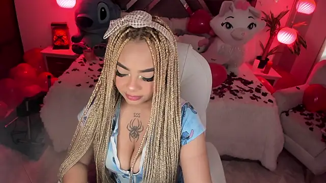 conny  curly online show from February 7, 1:32 pm