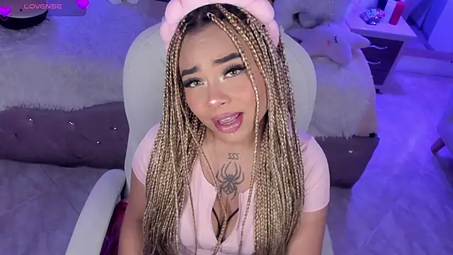 conny  curly online show from March 18, 1:20 pm