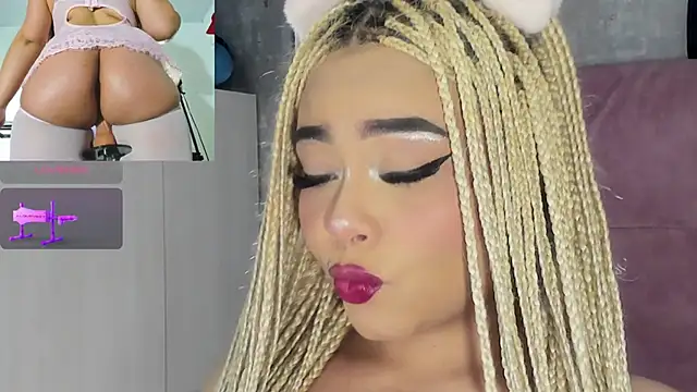 Snapshot of conny__curly chatting on April 9, 2:11 pm conny curly online show from April 9, 2:11 pm