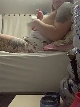 Snapshot of Mymy_Stevo_420 chatting on December 15, 2:16 am Mymy Stevo 420 online show from December 15, 2:16 am