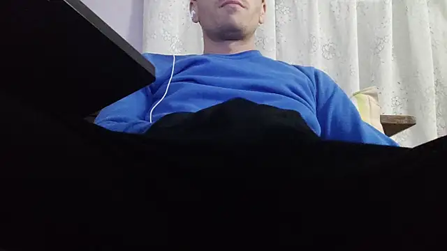 Snapshot of _Hocthus_ chatting on January 6, 10:15 pm Hocthus online show from January 6, 10:15 pm