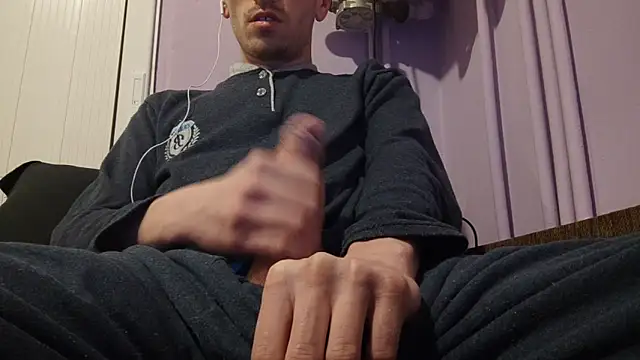 Snapshot of _Hocthus_ chatting on January 14, 7:32 pm Hocthus online show from January 14, 7:32 pm