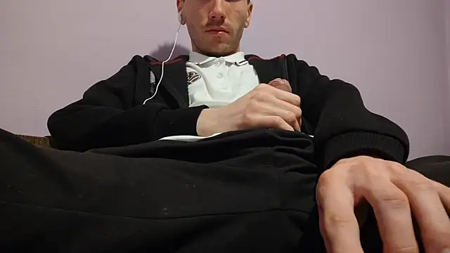 Snapshot of _Hocthus_ chatting on February 4, 5:55 pm Hocthus online show from February 4, 5:55 pm