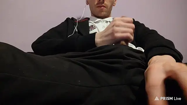 Snapshot of _Hocthus_ chatting on February 8, 2:38 pm Hocthus online show from February 8, 2:38 pm