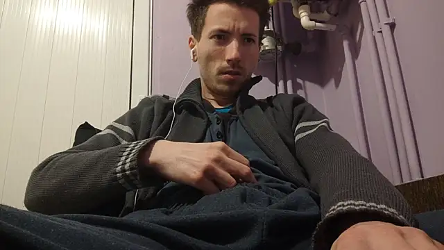Snapshot of _Hocthus_ chatting on February 12, 8:29 pm Hocthus online show from February 12, 8:29 pm