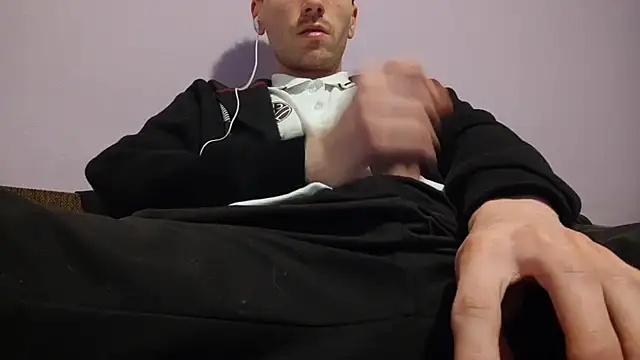 Snapshot of _Hocthus_ chatting on February 15, 3:52 am Hocthus online show from February 15, 3:52 am