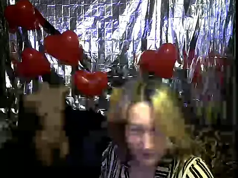 Snapshot of wLESLYMOSw chatting on February 16, 9:27 am wLESLYMOSw online show from February 16, 9:27 am