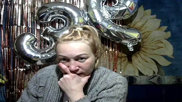 Snapshot of wLESLYMOSw chatting on March 15, 7:20 pm wLESLYMOSw online show from March 15, 7:20 pm