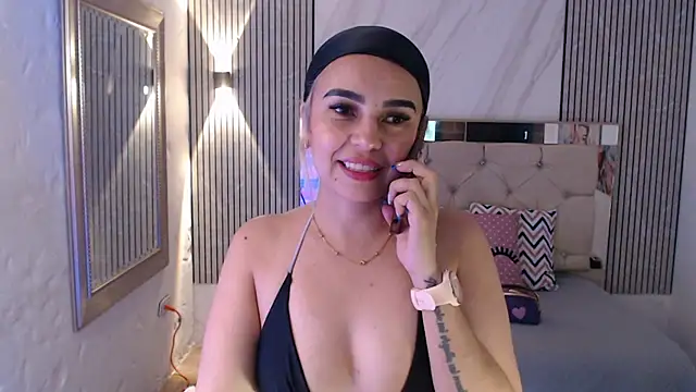 Snapshot of ashley__tylor chatting on February 2, 9:24 pm ashley tylor online show from February 2, 9:24 pm