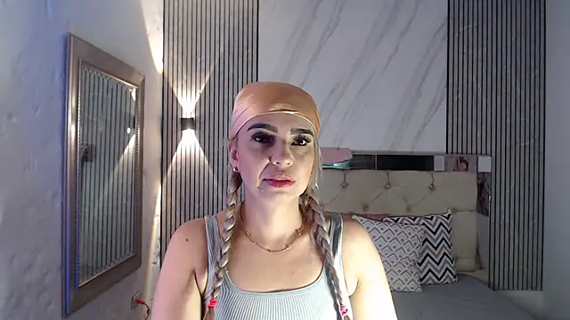 Snapshot of ashley__tylor chatting on February 4, 2:17 am ashley tylor online show from February 4, 2:17 am