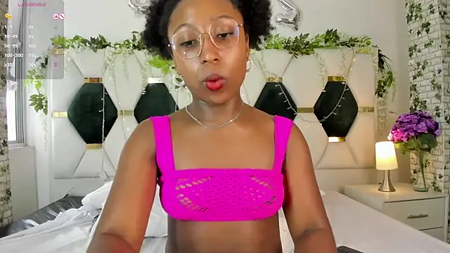 EmmaSanzz  online show from January 7, 11:26 am