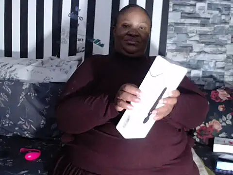 BigHotMatureXx online show from September 27, 11:54 pm