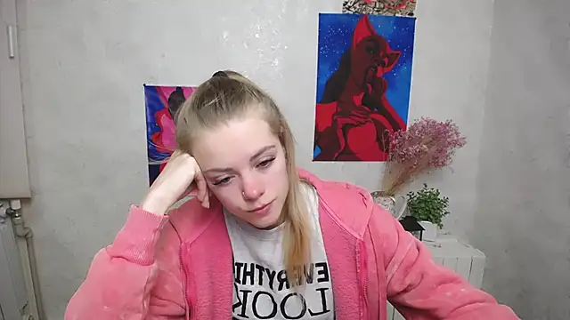 Snapshot of AliceFlirtt_ chatting on October 6, 7:50 am AliceFlirtt online show from October 6, 7:50 am