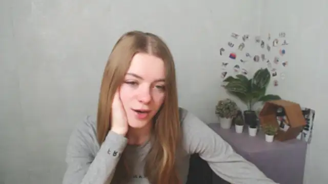 AliceFlirtt  online show from December 16, 9:36 am